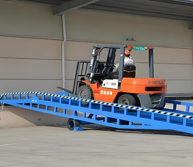 乌鲁木齐移动式卸货平台（叉车用）